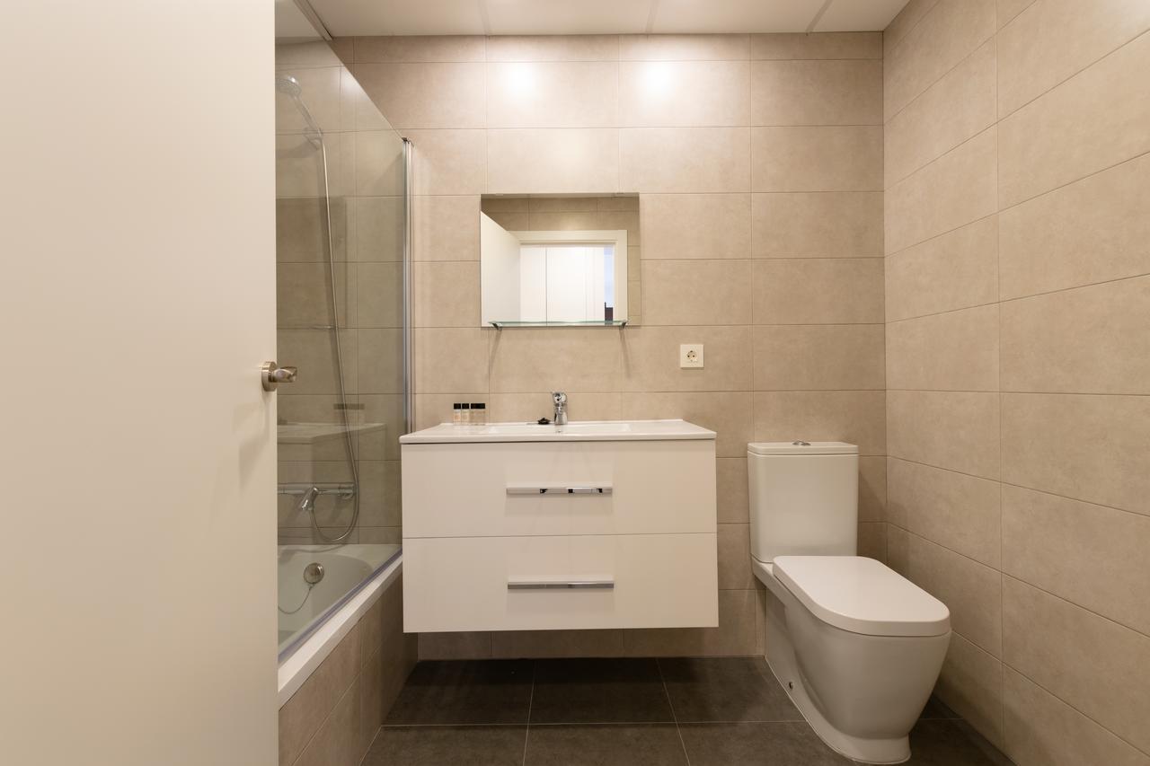 Apartments Madrina Valence Extérieur photo